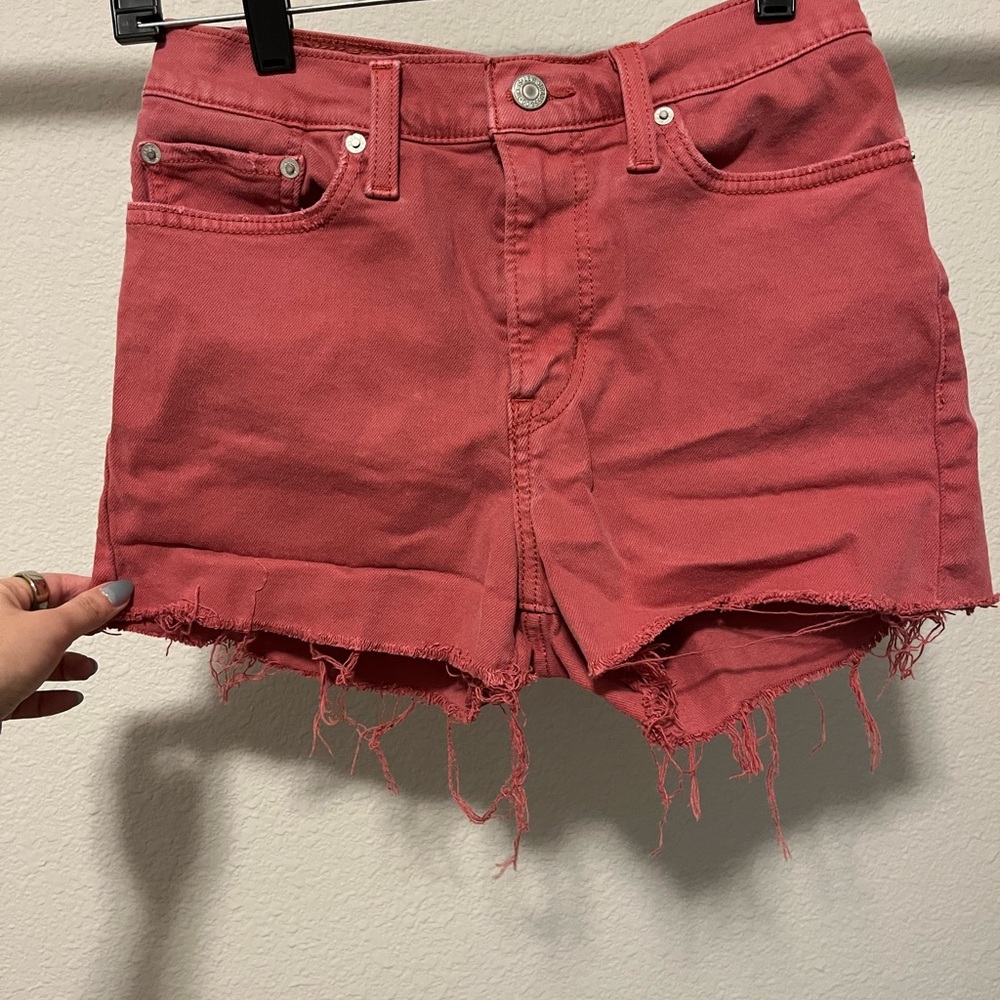 Women's Levi’s Faded Red Shorts